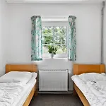 Дом отдыха Lovely In With Wifi *
